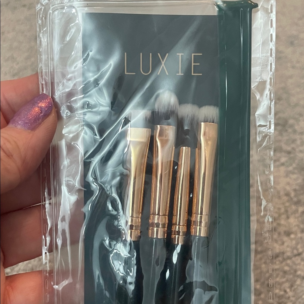 Luxie Gold and Black Brush Set